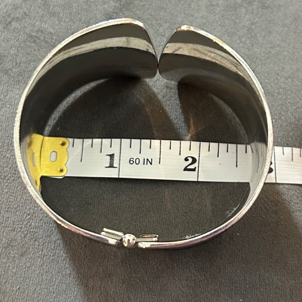 Vintage Textured Silver Tone Hinged Cuff Bracelet – Wide Modernist Style - Picture 3 of 3
